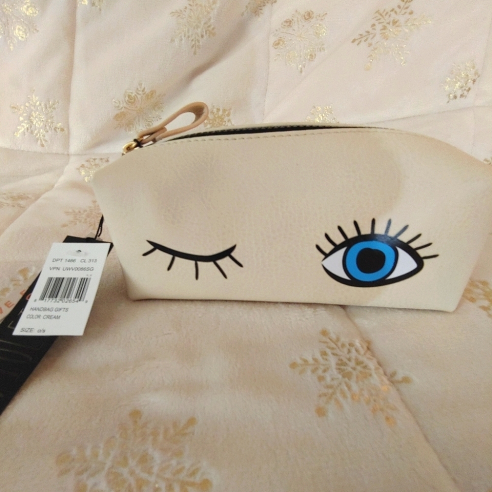 NWT Violet Ray make up bag.